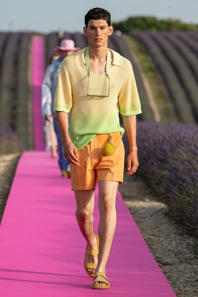 Look 54